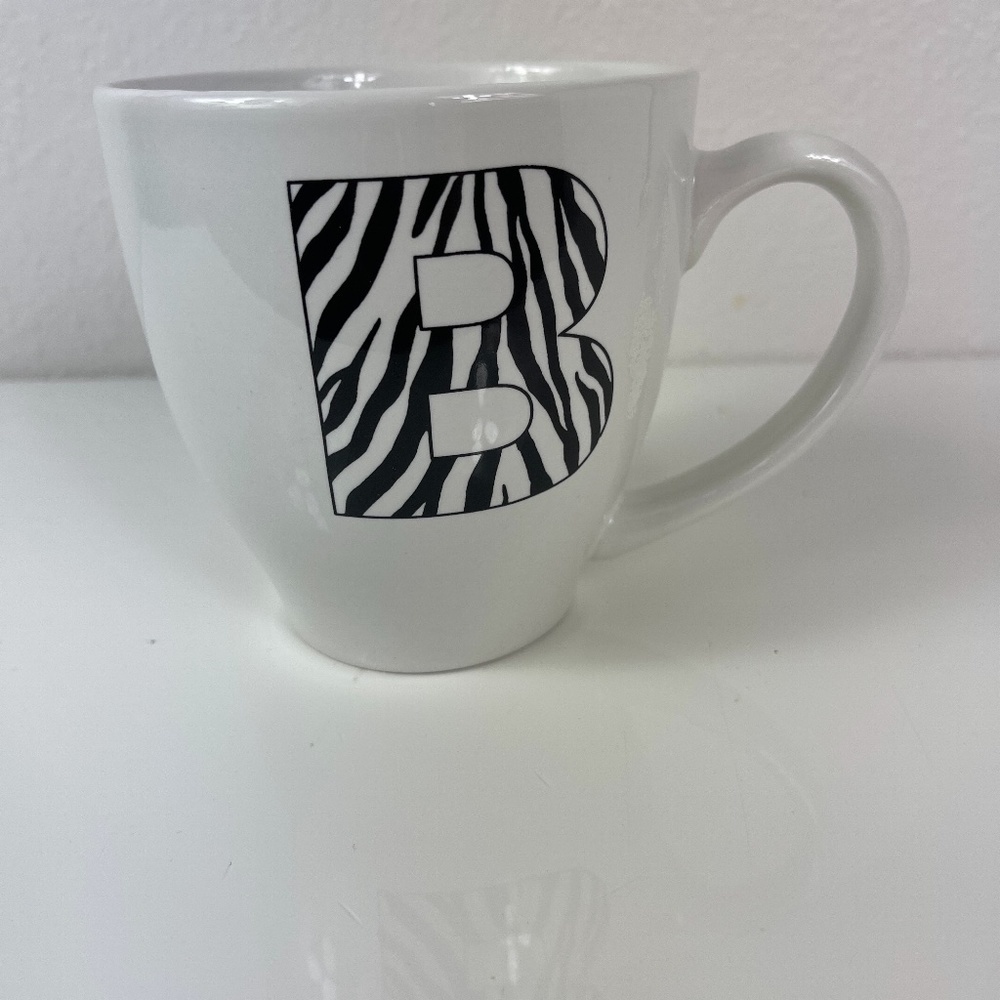 Home‎ Essentials large MUG "B" with zebra print